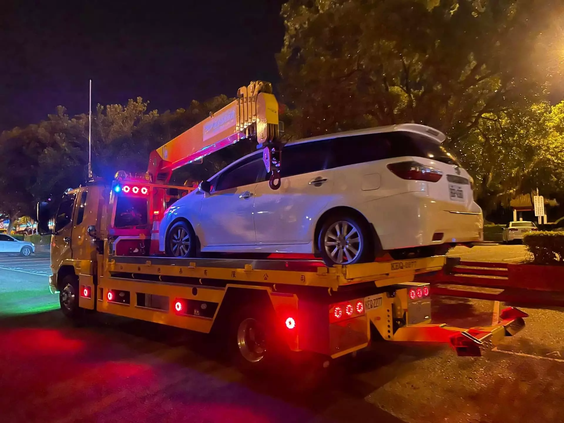 新竹24小時道路救援-玄昊道路救援-新竹汽車拖吊,新竹重機救援,報廢車輛回收-關於我們2